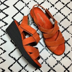 AEROSOLES Bogota Ladies’ Orange Leather Sandals - Wedge - US Size 7 M - EUC